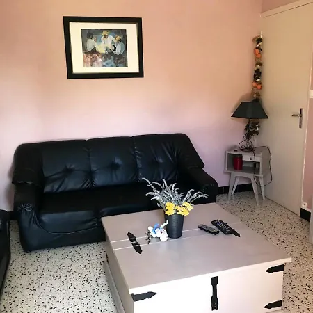 Location Chaleureuse A Avec Piscine Partagee Дом отдыха *
