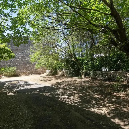 Location Chaleureuse à Avec Piscine Partagée Orgnac-lʼAven